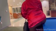 Tilaxoxo – Hotel Check-In with Mom